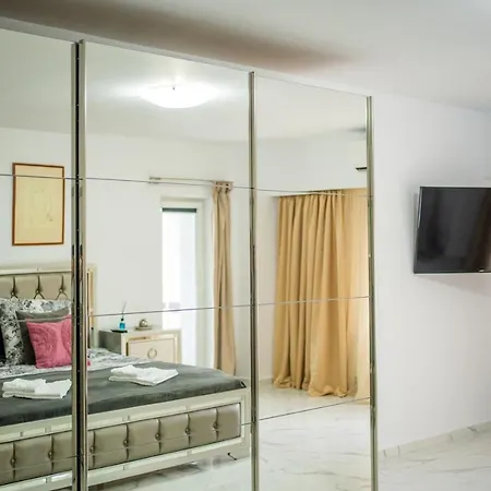 Quiet Marble With Free Parking Spot Old Town * Βουκουρέστι