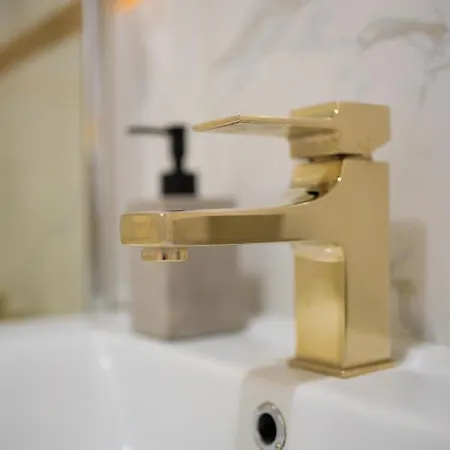 Quiet Marble With Free Parking Spot Old Town *