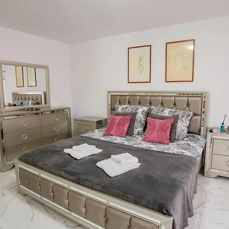 Quiet Marble With Free Parking Spot Old Town * Βουκουρέστι