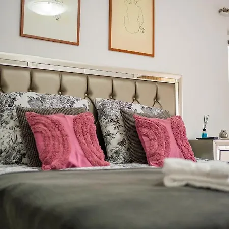 Apartment Quiet Marble With Free Parking Spot Old Town