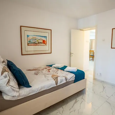 Διαμέρισμα Quiet Marble With Free Parking Spot Old Town