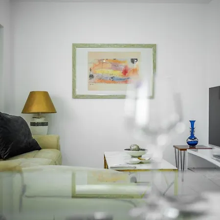 Apartment Quiet Marble With Free Parking Spot Old Town *