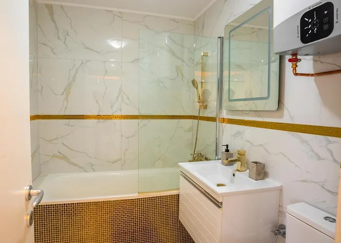 Quiet Marble With Free Parking Spot Old Town