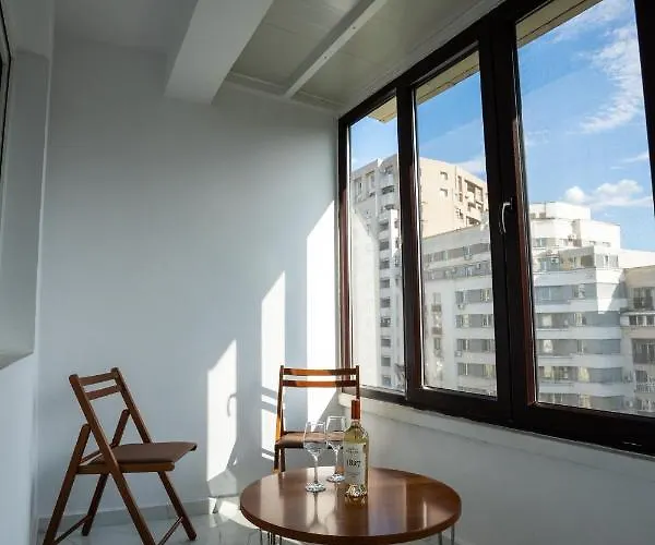 Quiet Marble With Free Parking Spot Old Town Apartament