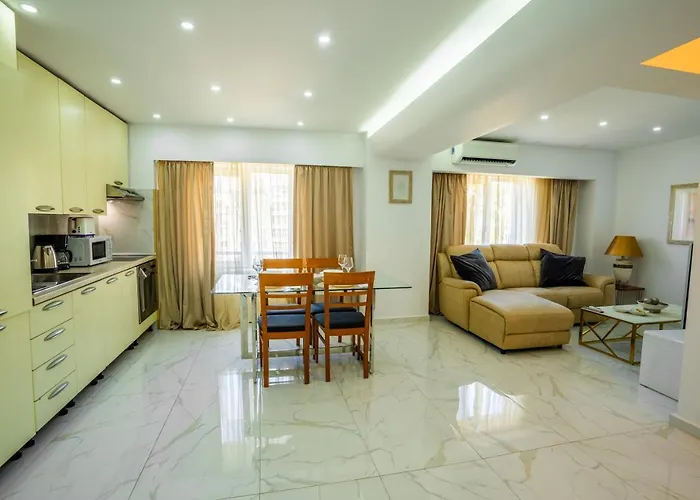 Quiet Marble With Free Parking Spot Old Town Apartament *