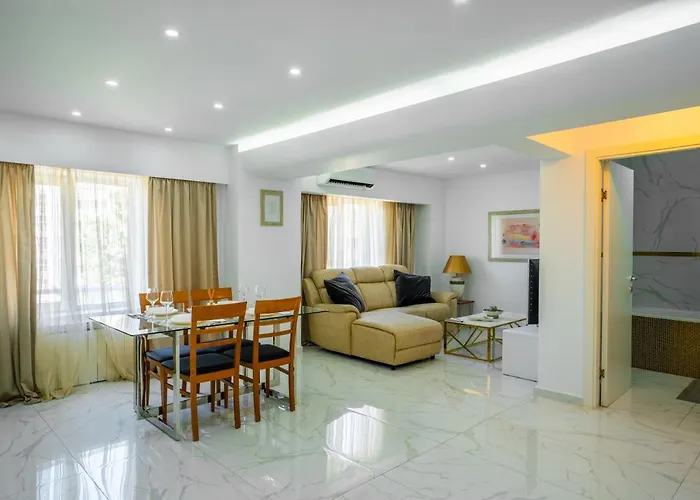 Quiet Marble With Free Parking Spot Old Town Bucureşti