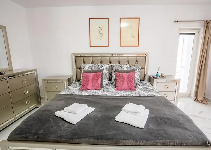 Apartament Quiet Marble With Free Parking Spot Old Town Bucureşti