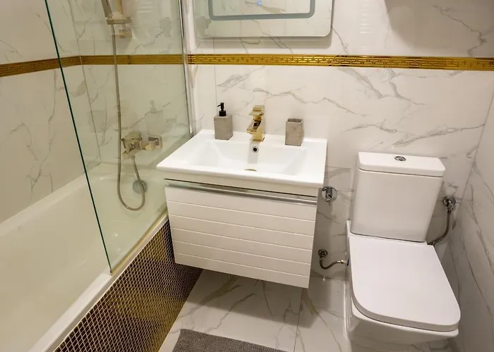 Apartament Quiet Marble With Free Parking Spot Old Town