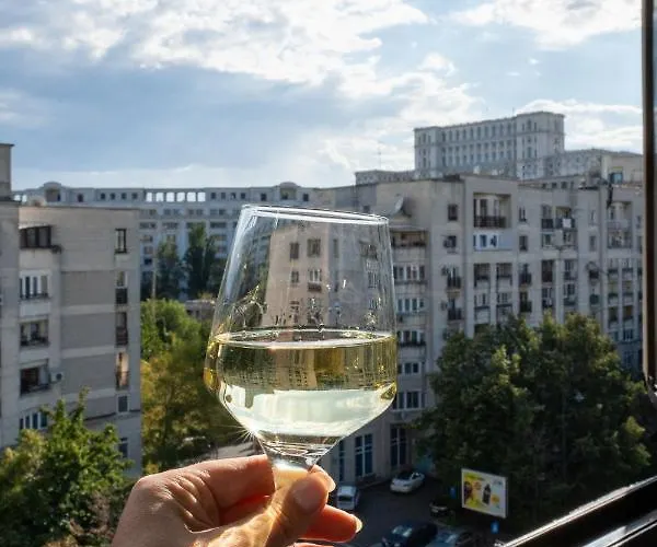 Quiet Marble With Free Parking Spot Old Town Apartament Bucureşti