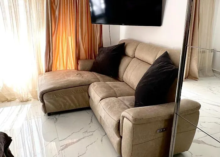 Apartament Quiet Marble With Free Parking Spot Old Town *