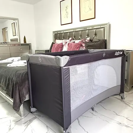 Quiet Marble 2 Bdrm Old Town بوخارست